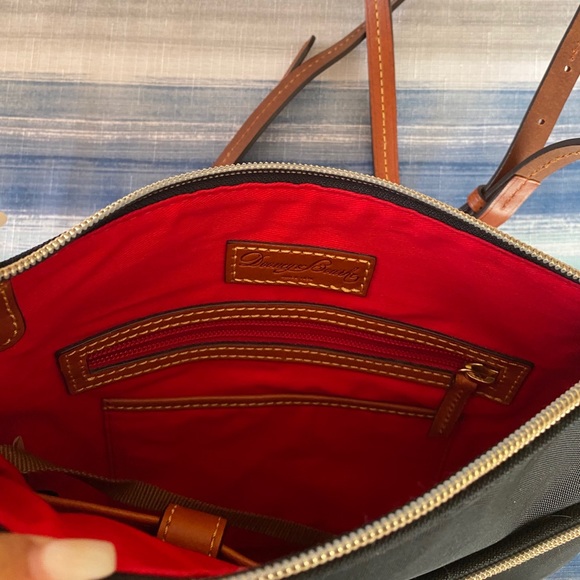 Dooney & Bourke Pebble Grain Crossbody! Ne… - Picture 2 of 3